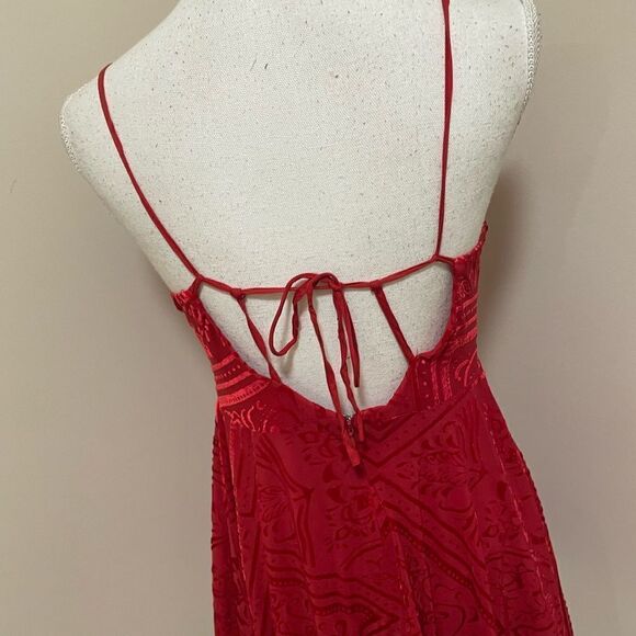 UO lexi Velvet Cowl Neck Mini Dress size M 
NWOT never worn before - Picture 7 of 8